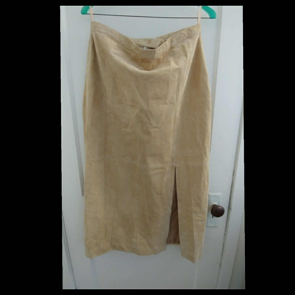 Tan suede skirt, size 16
